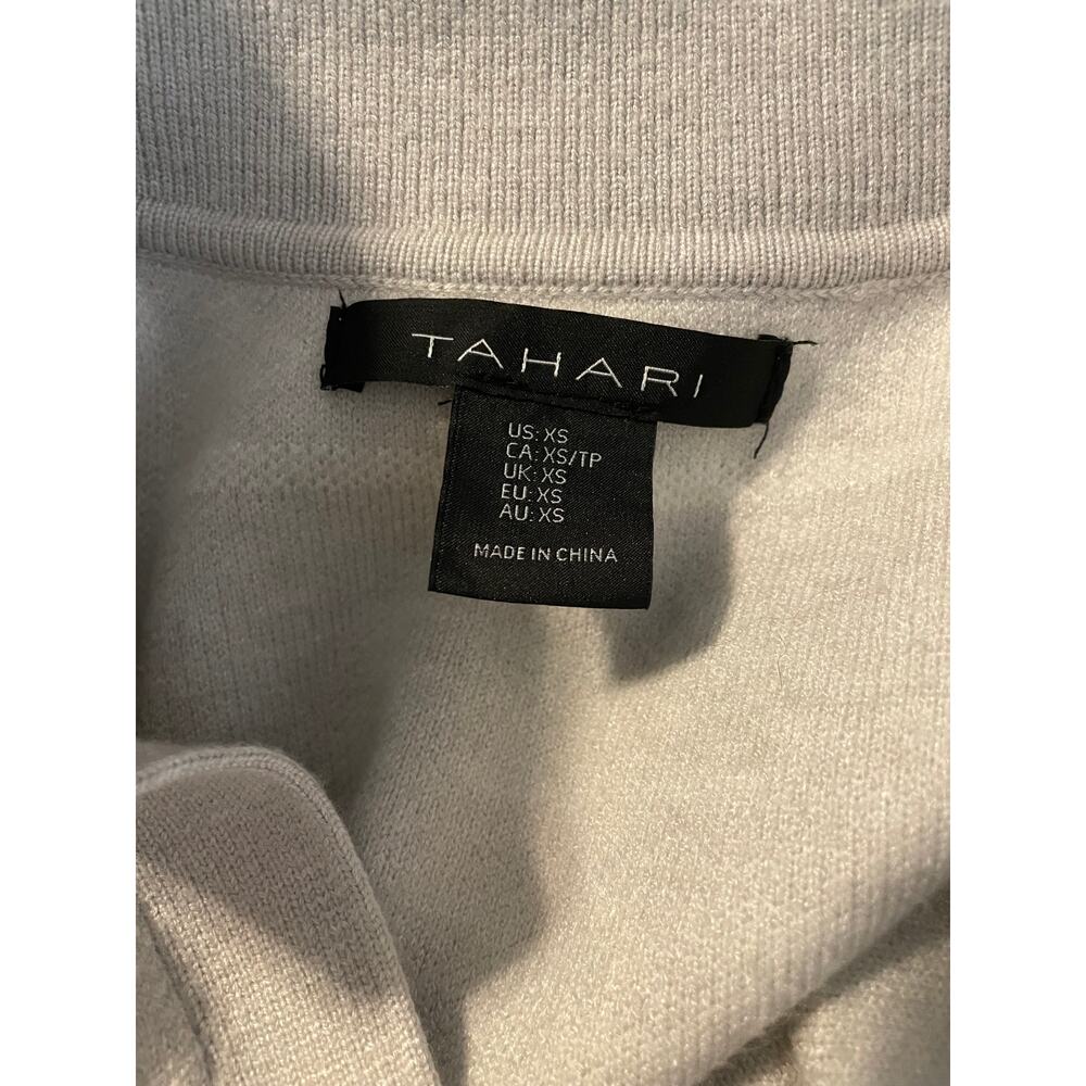 Tahari Gray White Windowpane V-Neck Collared Sweater XS - Picture 4 of 4